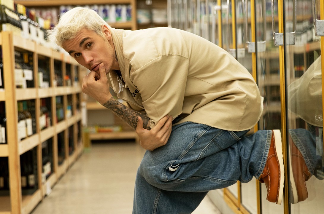 Justin Bieber Merilis "Lonely" Dengan Mengajak Benny Blanco