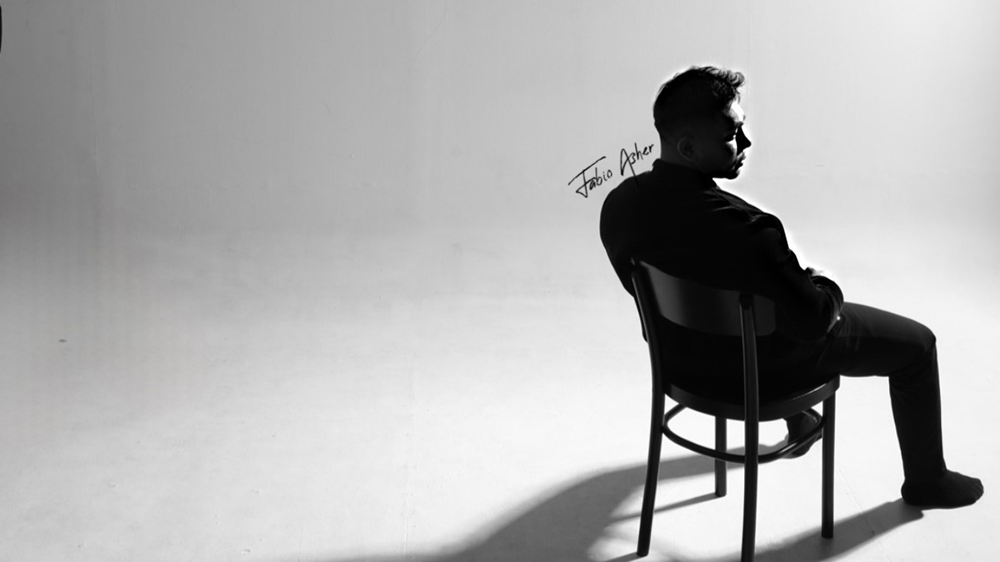 Fabio Asher Merangkum Kisah Cinta, Emosi dan Harapan Lewat Lagu "Berharap Kau Kembali"