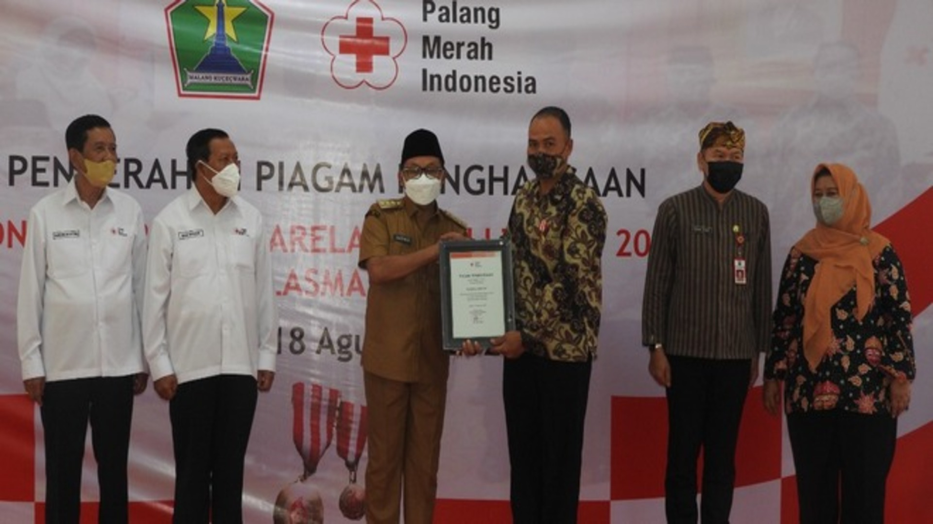 75 Kali Mendonorkan Darah, Pendonor Dapat Penghargaan