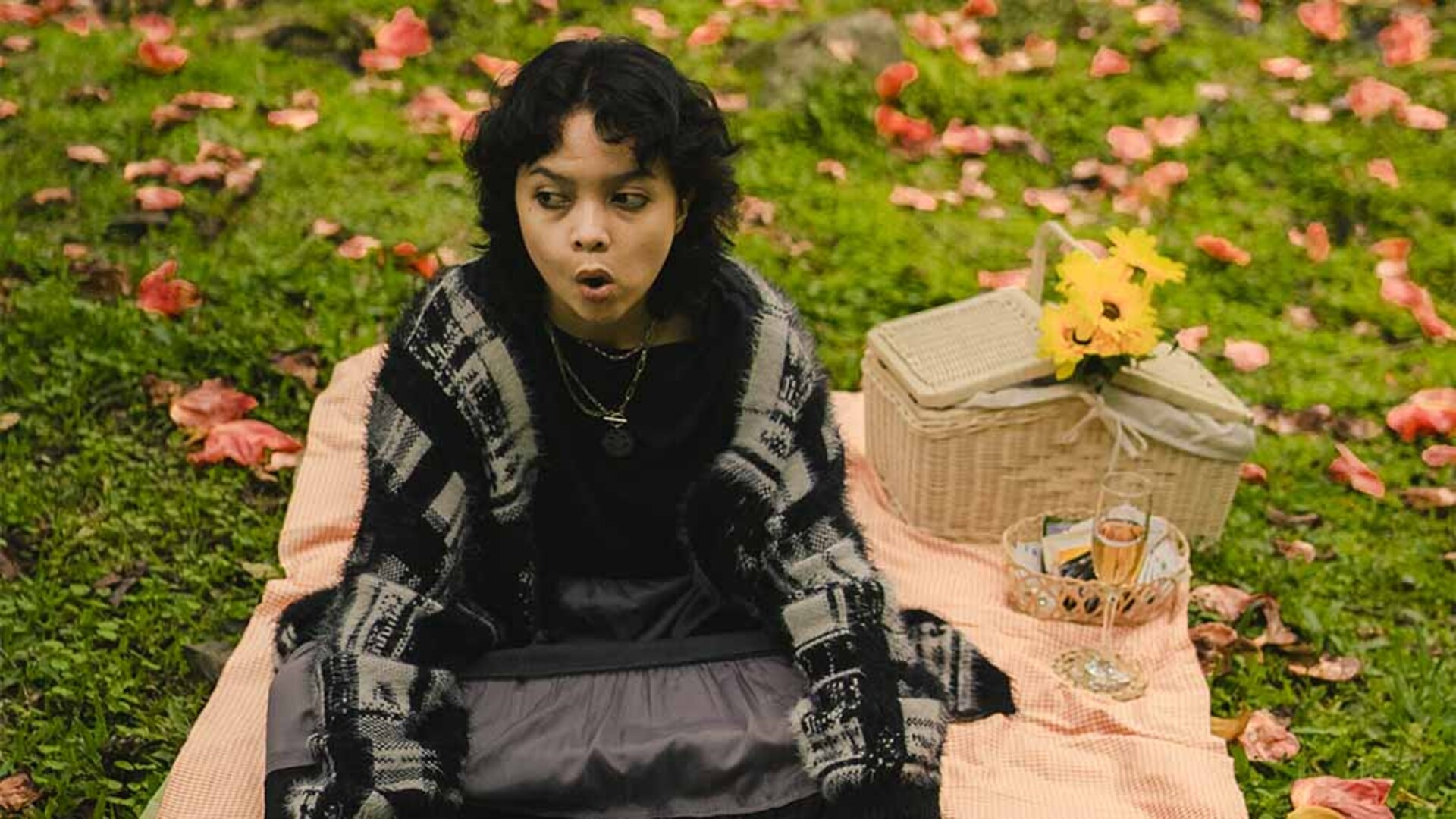 Kurang Percaya Diri Karena Tidak Sesuai Standar Kecantikan Pasangan? “You Only Like Beautiful Things” by Tarrarin